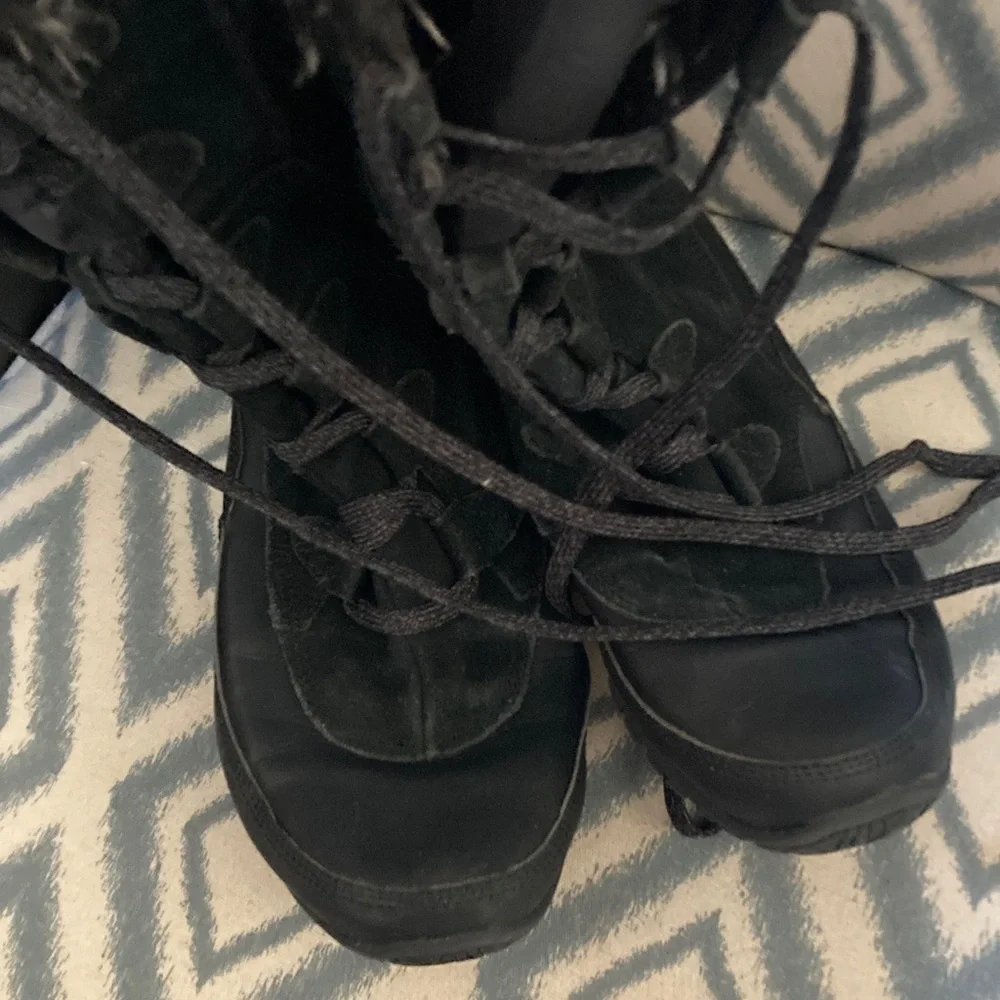 North Face Women's Black‎ Fur-Lined Winter Boots 8.5 🌸